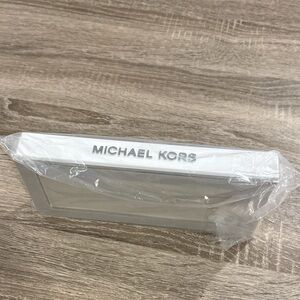 Michael Kors White and Silver Logo 4 cut Watch Stand Base